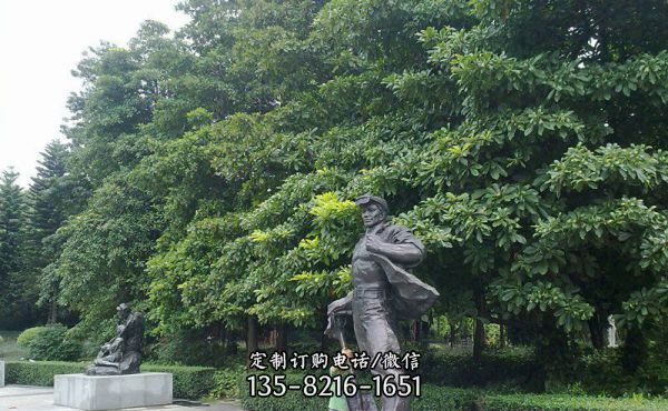 公園銅雕拿著鐵鍬的工人雕塑
