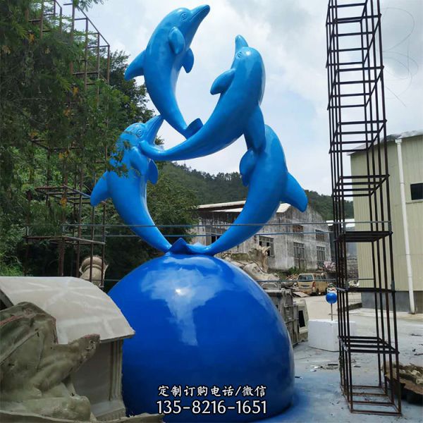 景區(qū)四只球上藍(lán)色不銹鋼海豚雕塑