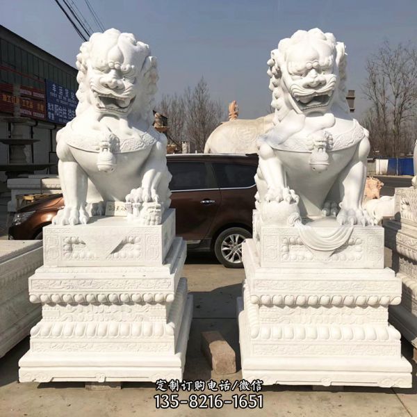墓地漢白玉石雕一對(duì)獅子雕塑