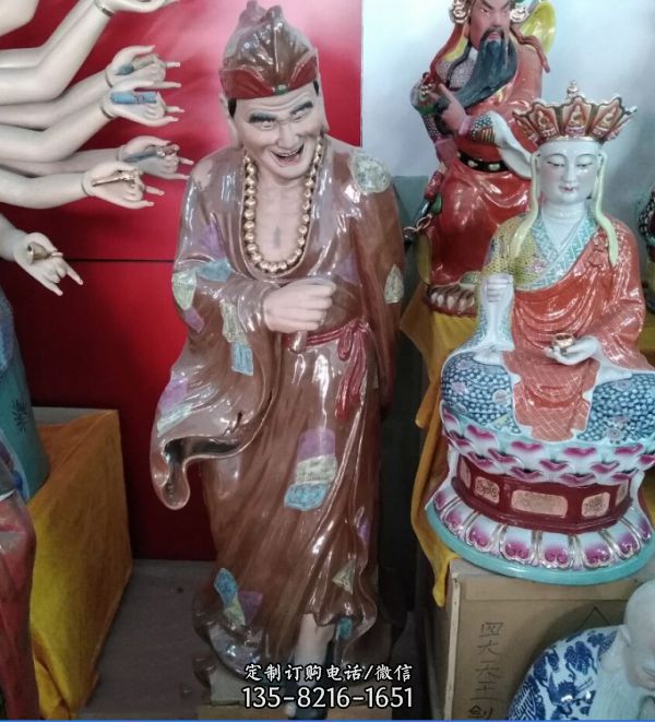 彩繪玻璃鋼仿真人物景觀活佛濟公雕塑