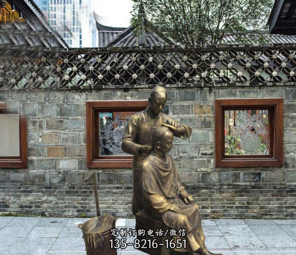 庭院玻璃鋼鍍金古人剃頭人物雕塑