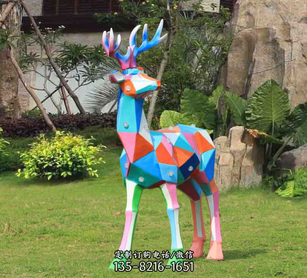 公園玻璃鋼彩繪扭頭 的鹿雕塑