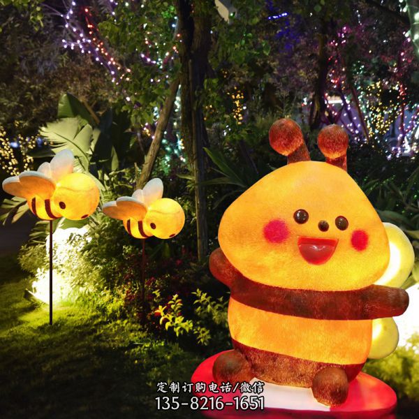 校園小區夜間太陽能發光蜜蜂玻璃鋼雕塑