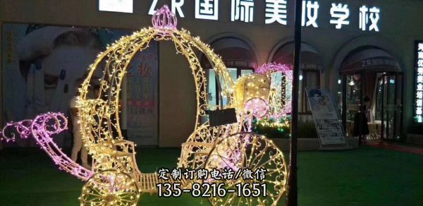 影樓商場鏤空白色帶彩燈不銹鋼馬車雕塑