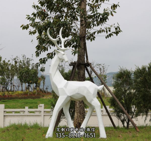 公園景區大型動物景觀回頭望的梅花鹿雕塑