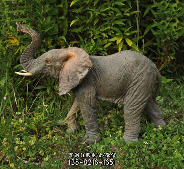 戶外草坪玻璃鋼仿真動物大象雕塑