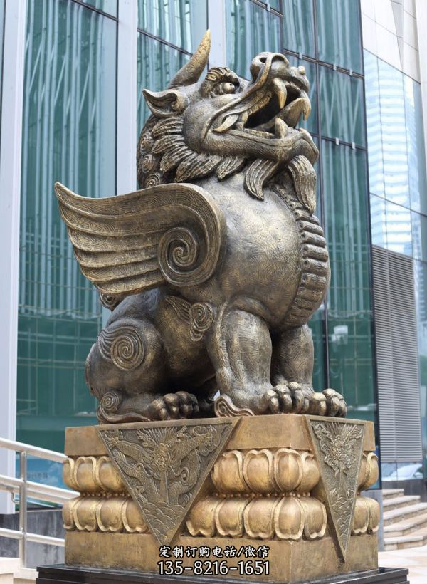 大型機構門口擺放的玻璃鋼創意獨角獸雕塑