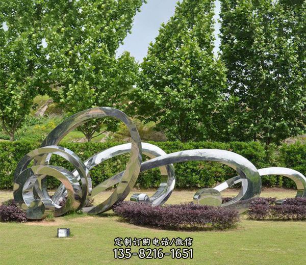 大學校園操場擺放拋光鏡面不銹鋼花環雕塑