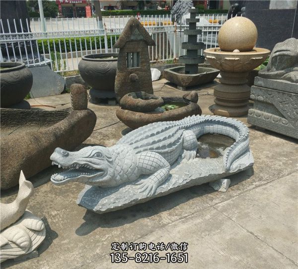 公園街道擺放的兇惡的玻璃鋼創意鱷魚雕塑