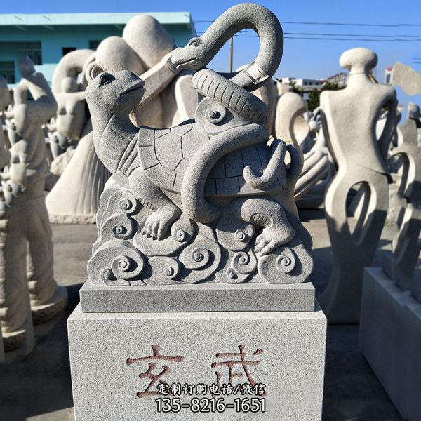 公園里擺放的回頭的砂石石雕創意玄武雕塑