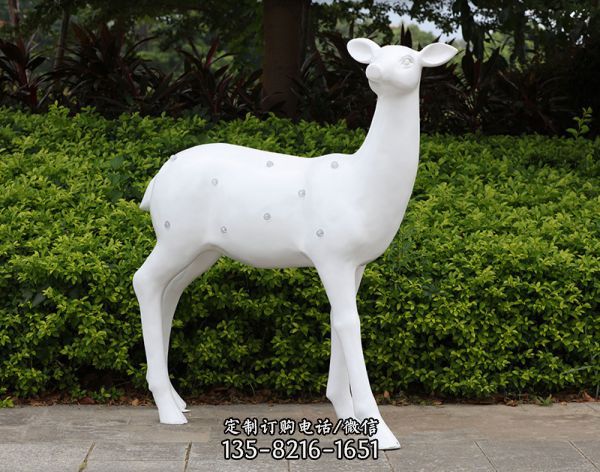 玻璃鋼公園景觀白色鹿雕塑