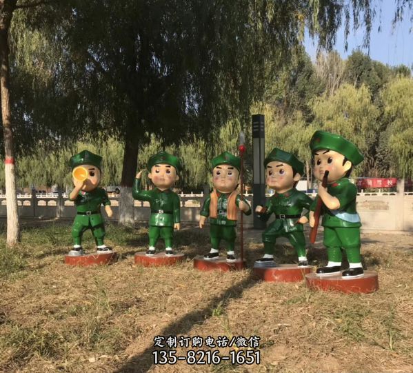 戶外園林玻璃鋼卡通創意景觀小紅軍雕塑