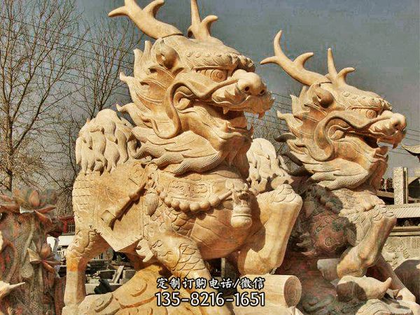 庭院寺廟晚霞紅石雕神獸麒麟雕塑