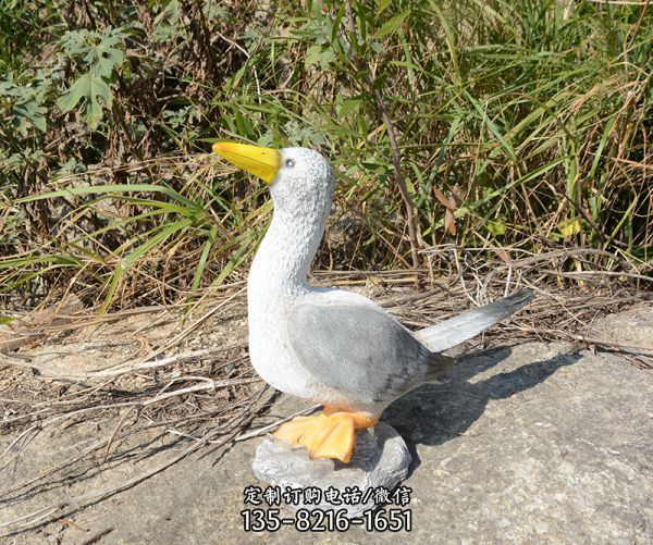 公園湖邊創(chuàng)意個(gè)性玻璃鋼仿真動(dòng)物鴿子雕塑