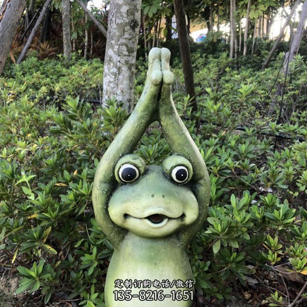 公園樹脂噴漆創意青蛙雕塑