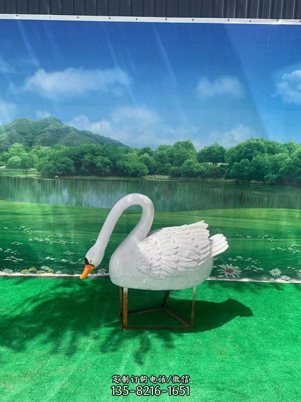 景區(qū)拍照玻璃鋼仿真動物天鵝雕塑